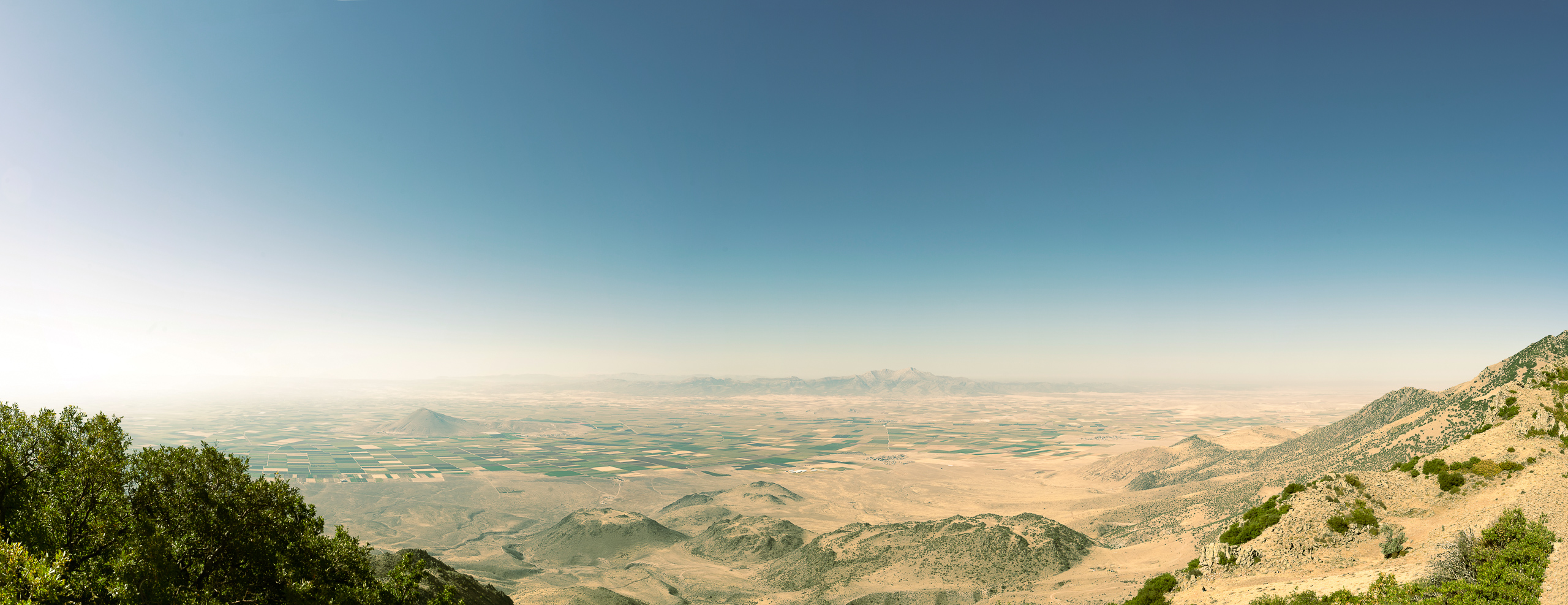 R3 hover image